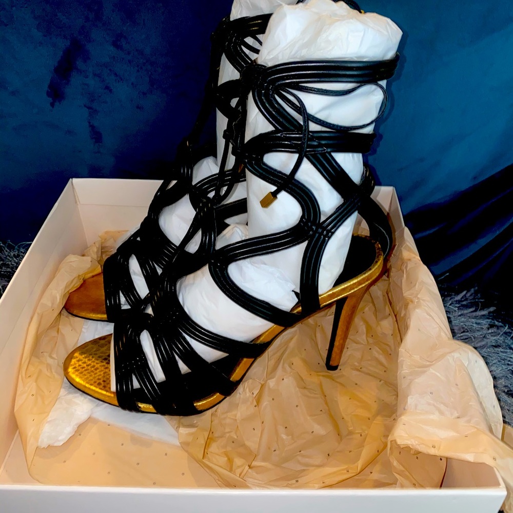 BCBG Generation  NWT metallic heel in size 11